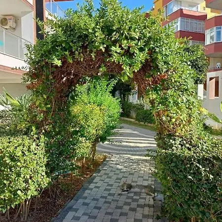 Appartement 2-zimmerwohnung , 350 Meter Von Strand Mahmutlar